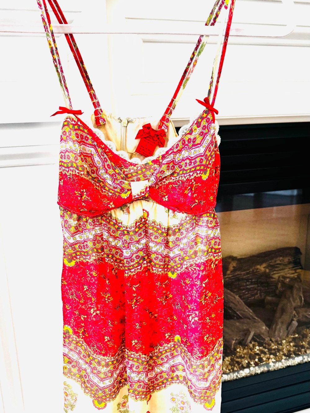 Forever New Pure Silk , Cream and Pink Floral Paisley Spaghetti Strap Tank